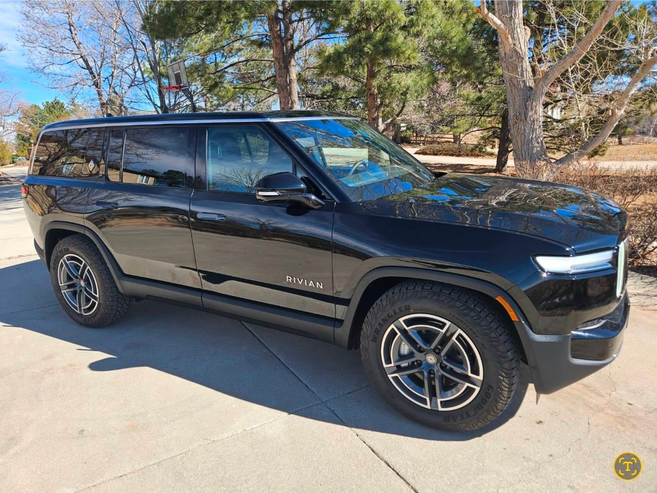 Rivian R1S 2026 in Centennial, CO