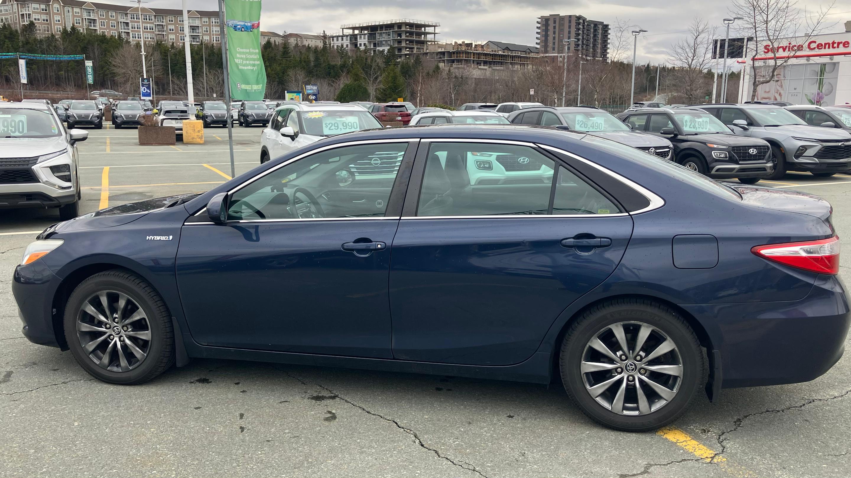 Toyota Camry Hybrid 2015 à Dartmouth, NS
