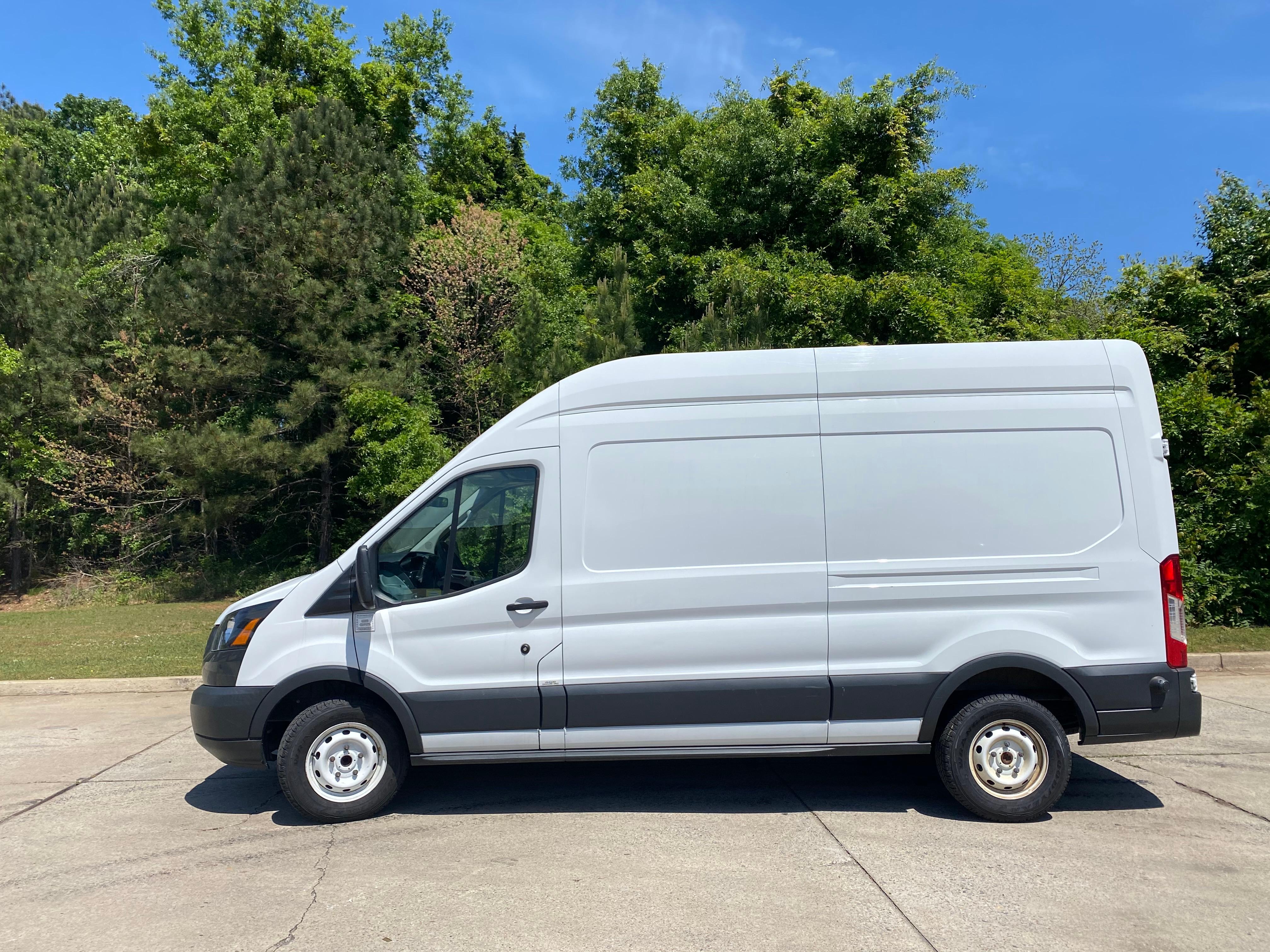 Ford Transit Cargo 2017 in 