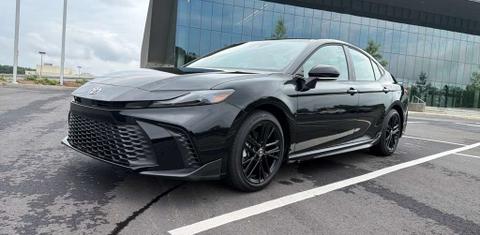 Toyota Camry Hybrid 2026