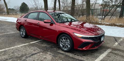 Hyundai Elantra 2024