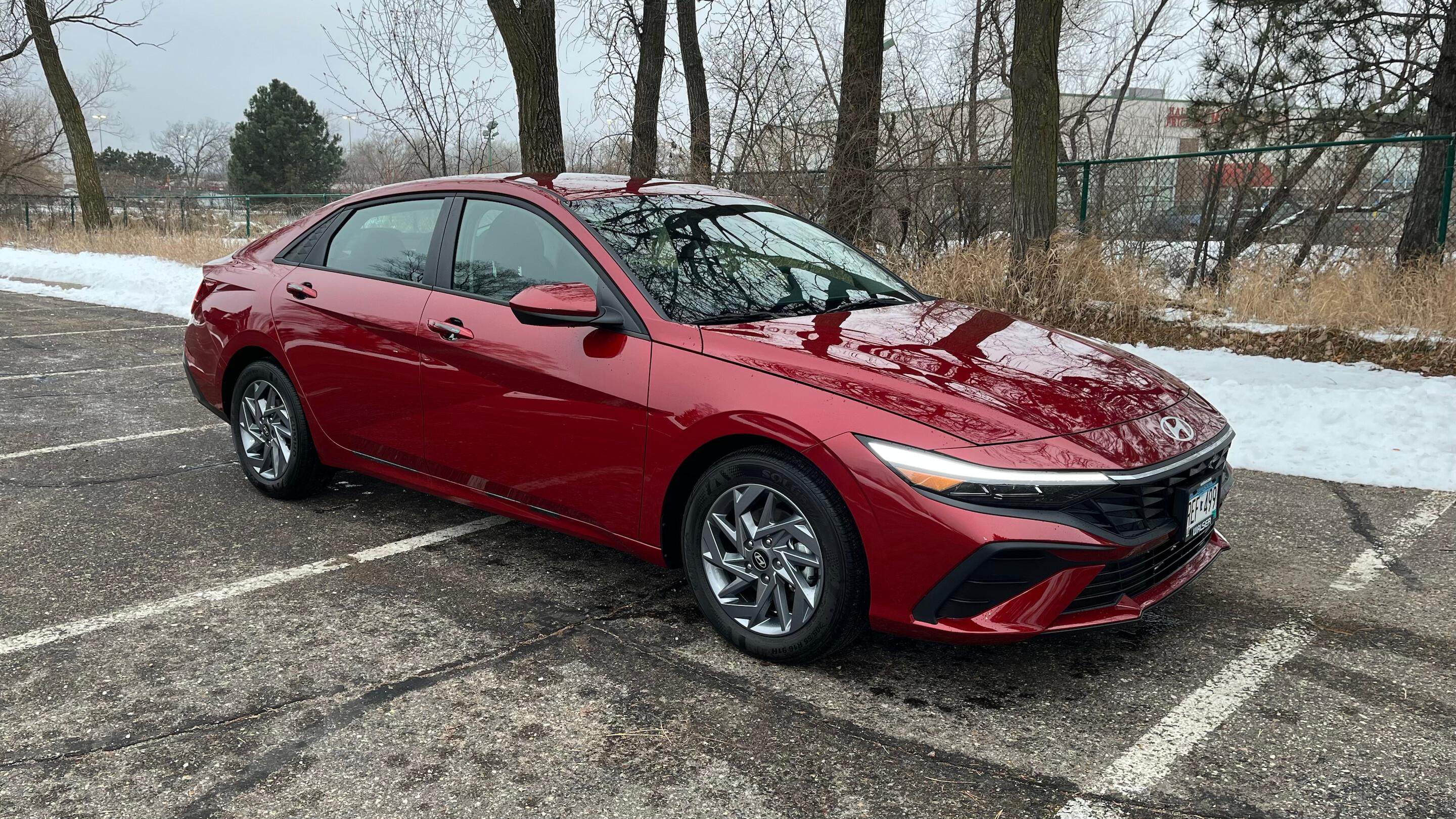 Hyundai Elantra 2024 in Bloomington, MN