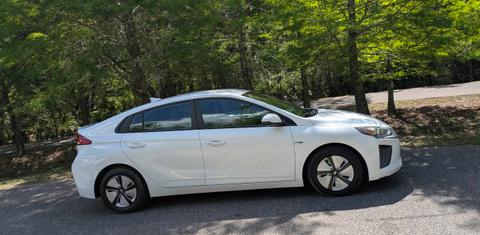Hyundai Ioniq Hybrid 2020