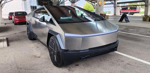 Tesla Cybertruck 2026