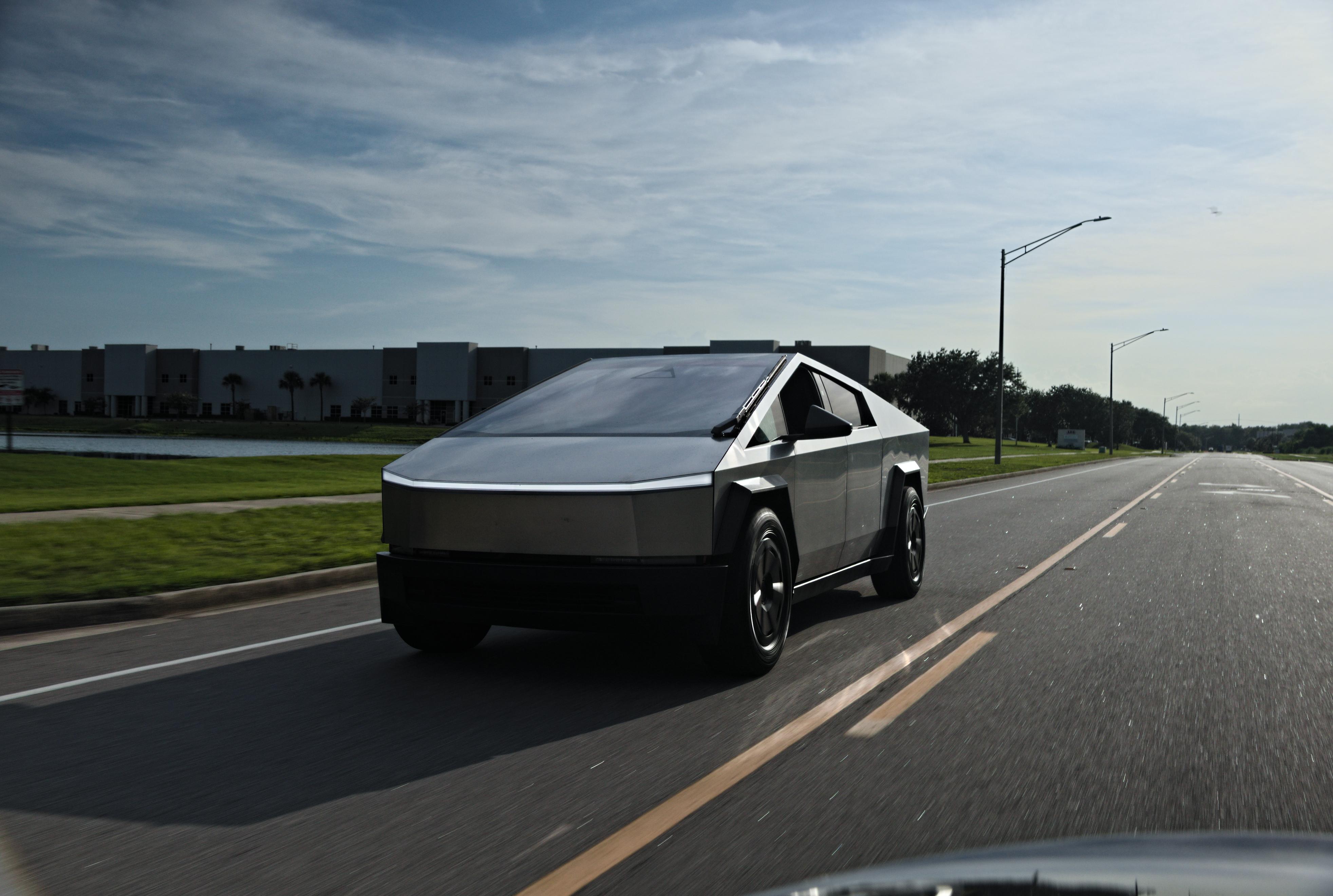 Tesla Cybertruck 2024 in Jacksonville, FL