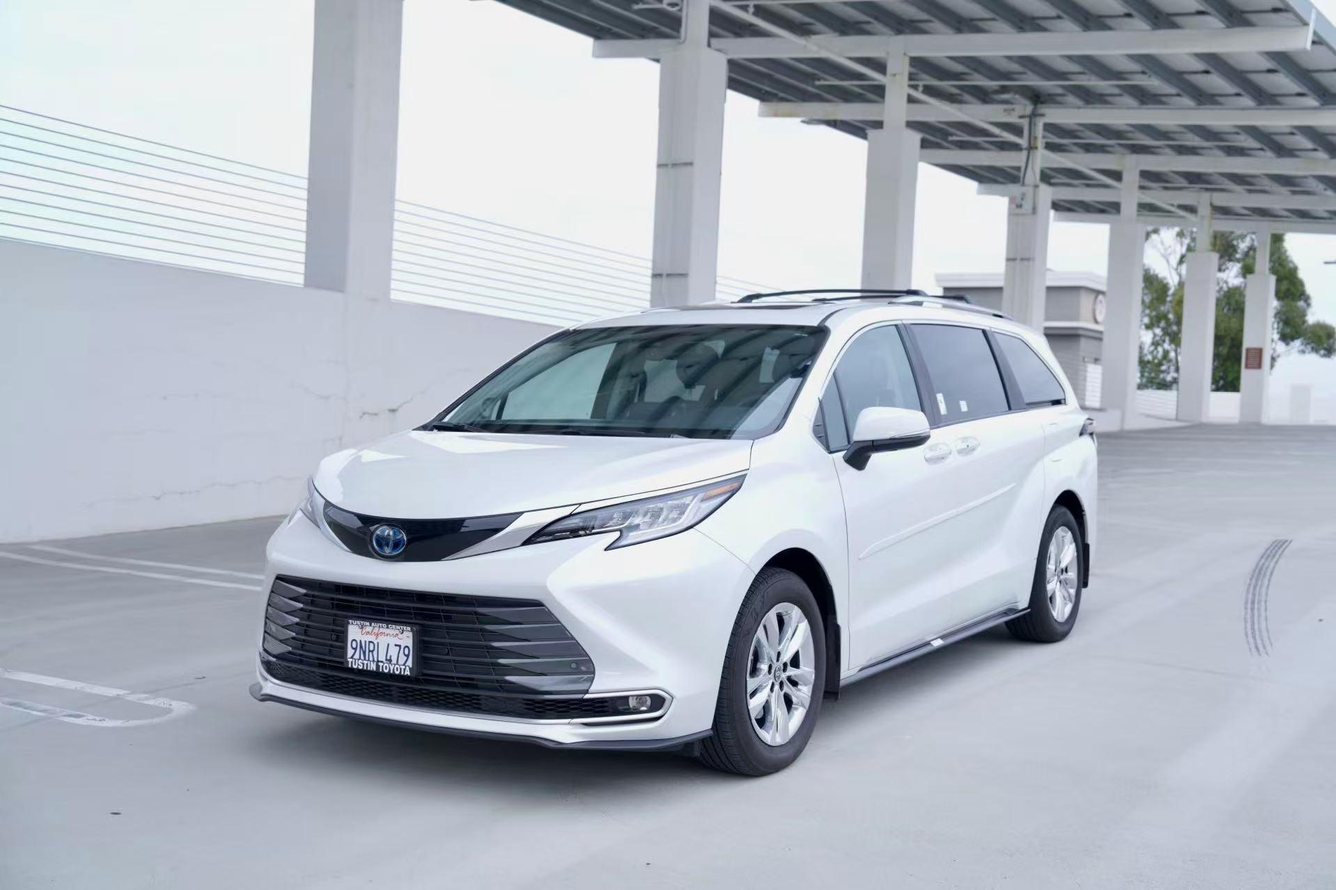 Toyota Sienna 2024 in El Segundo, CA