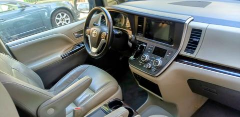 Toyota Sienna 2016