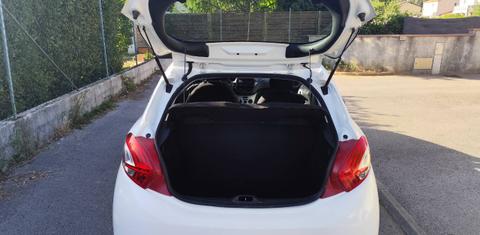 Peugeot 208 2014
