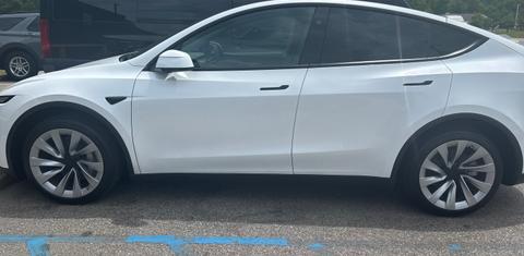 Tesla Model Y 2026