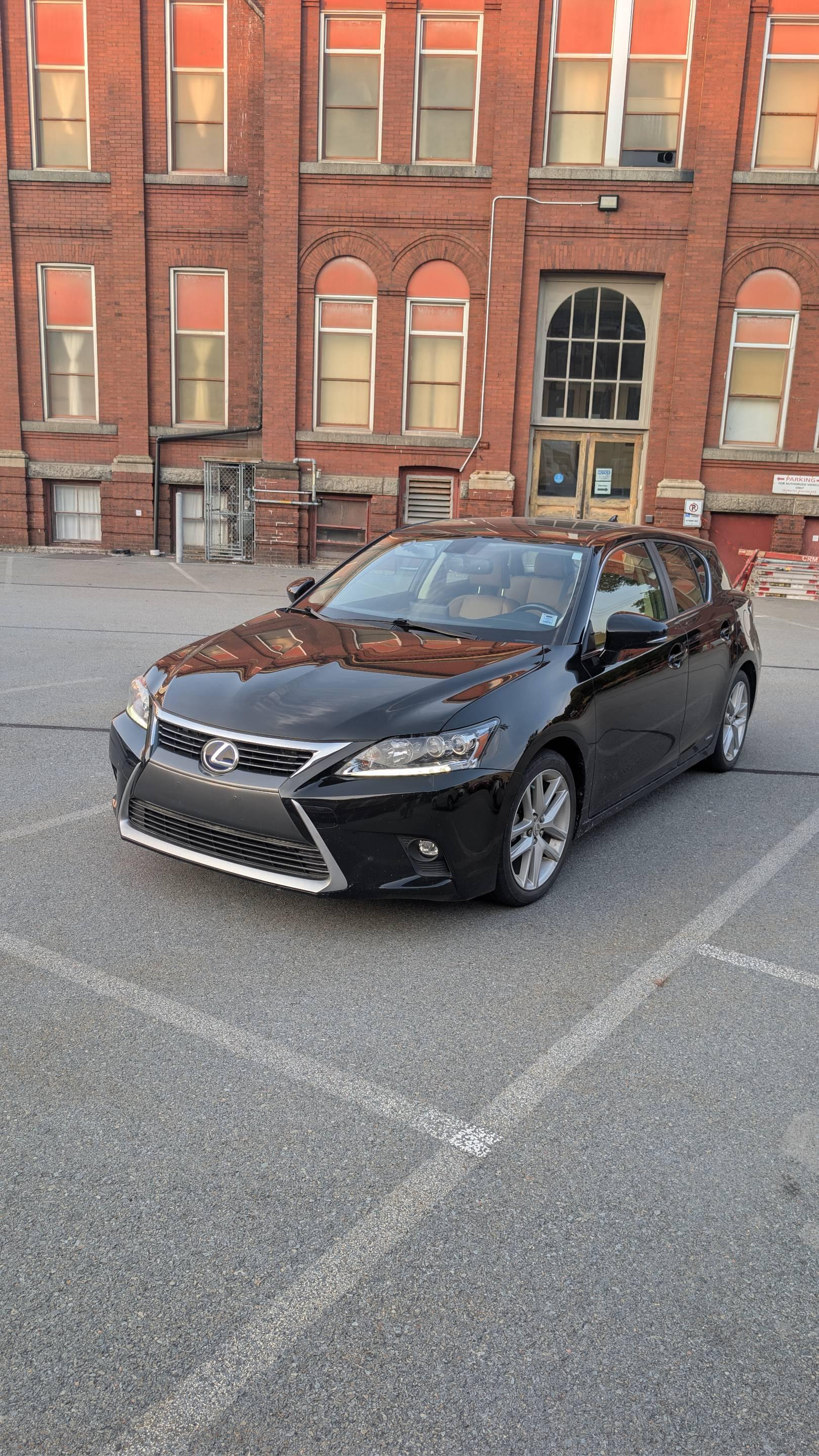 Lexus CT 2015 in Halifax, NS