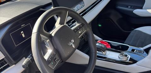 Mitsubishi Outlander 2025