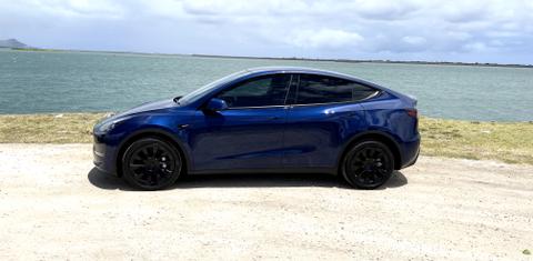 Tesla Model Y 2024