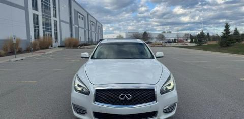 INFINITI Q70 2015
