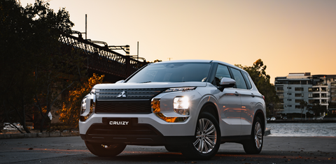 Mitsubishi OUTLANDER 2023
