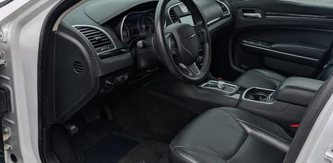 Chrysler 300 2016
