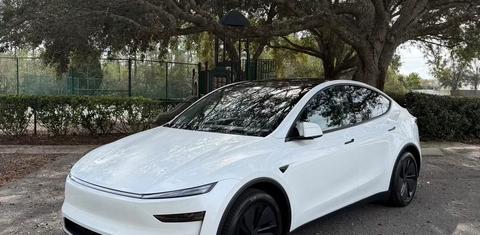 Tesla Model Y 2026