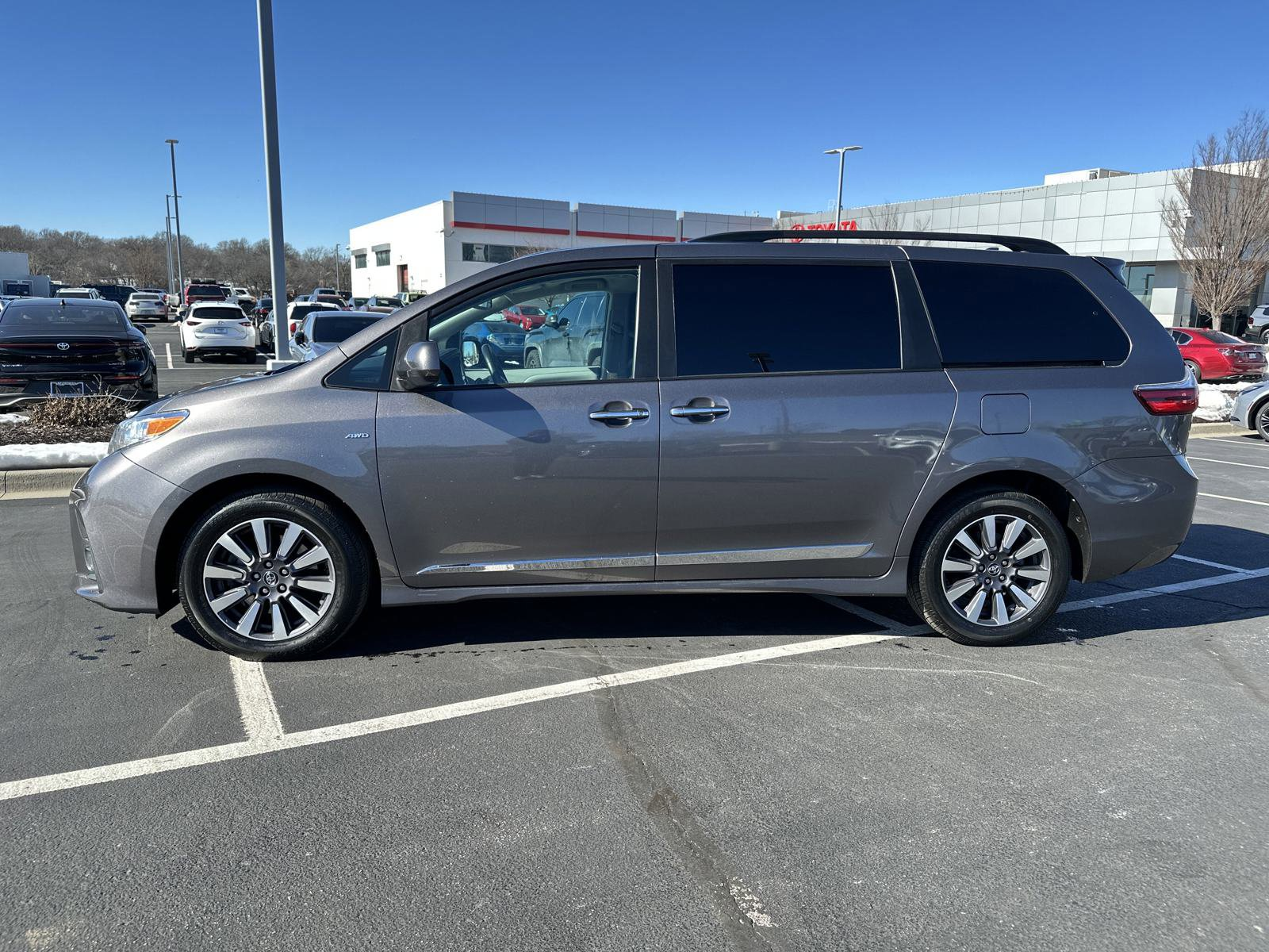 Toyota Sienna 2020 in Côte Saint-Luc, QC