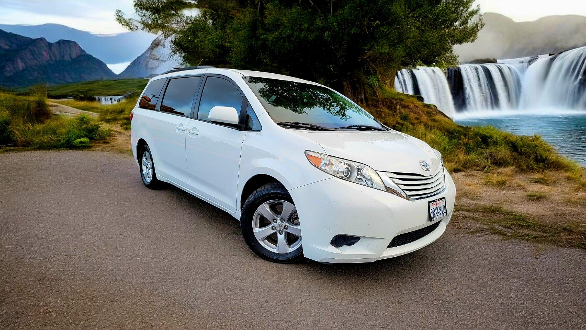 Toyota Sienna 2017 in 