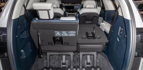 Kia Carnival Hybrid 2025
