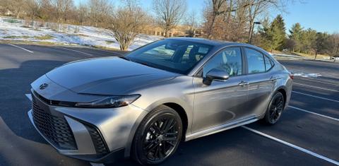 Toyota Camry Hybrid 2025