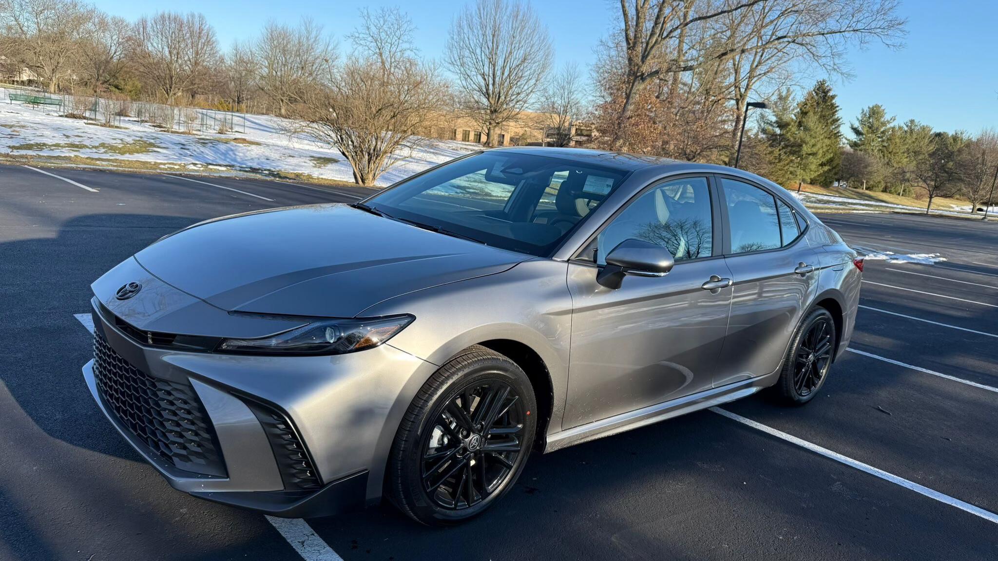 Toyota Camry Hybrid 2025 in Cincinnati, OH