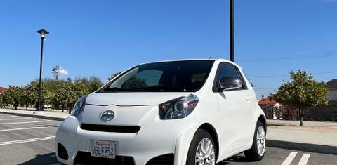 Scion iQ 2012