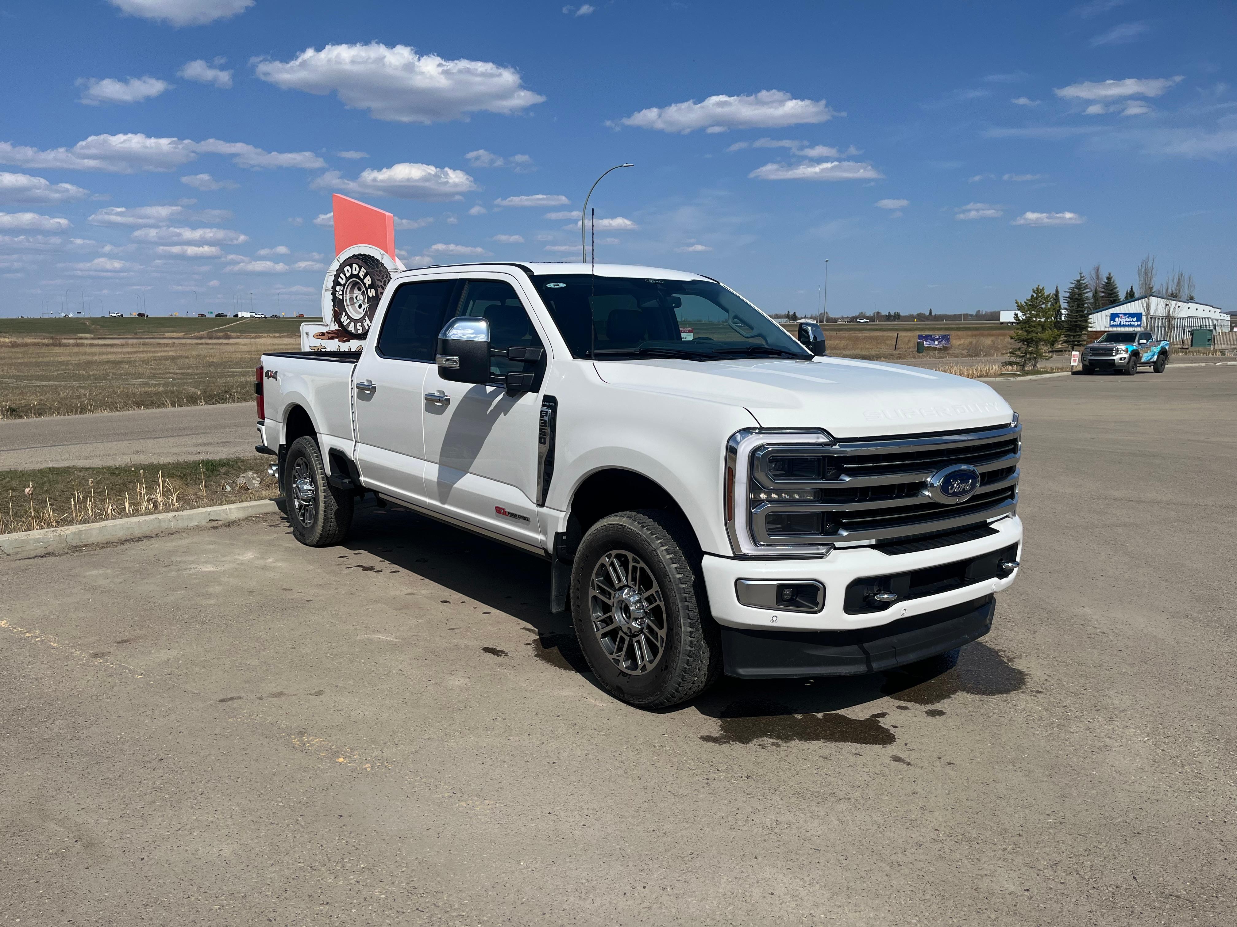 Ford Super Duty F-350 2024 in Red Deer, AB