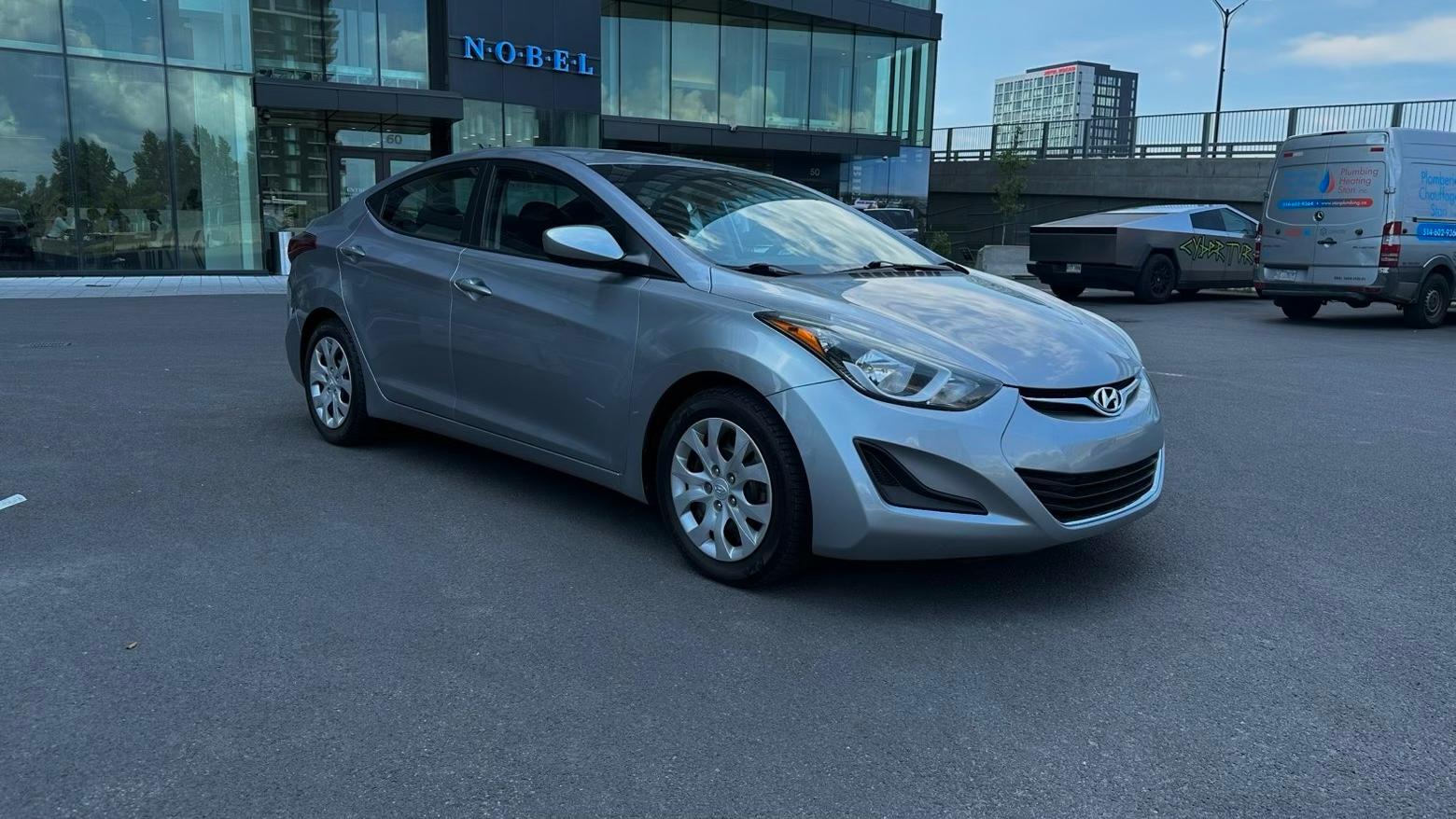 Hyundai Elantra 2015 in Brossard, QC