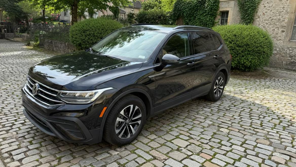 Volkswagen Tiguan 2024 in Sandston, VA