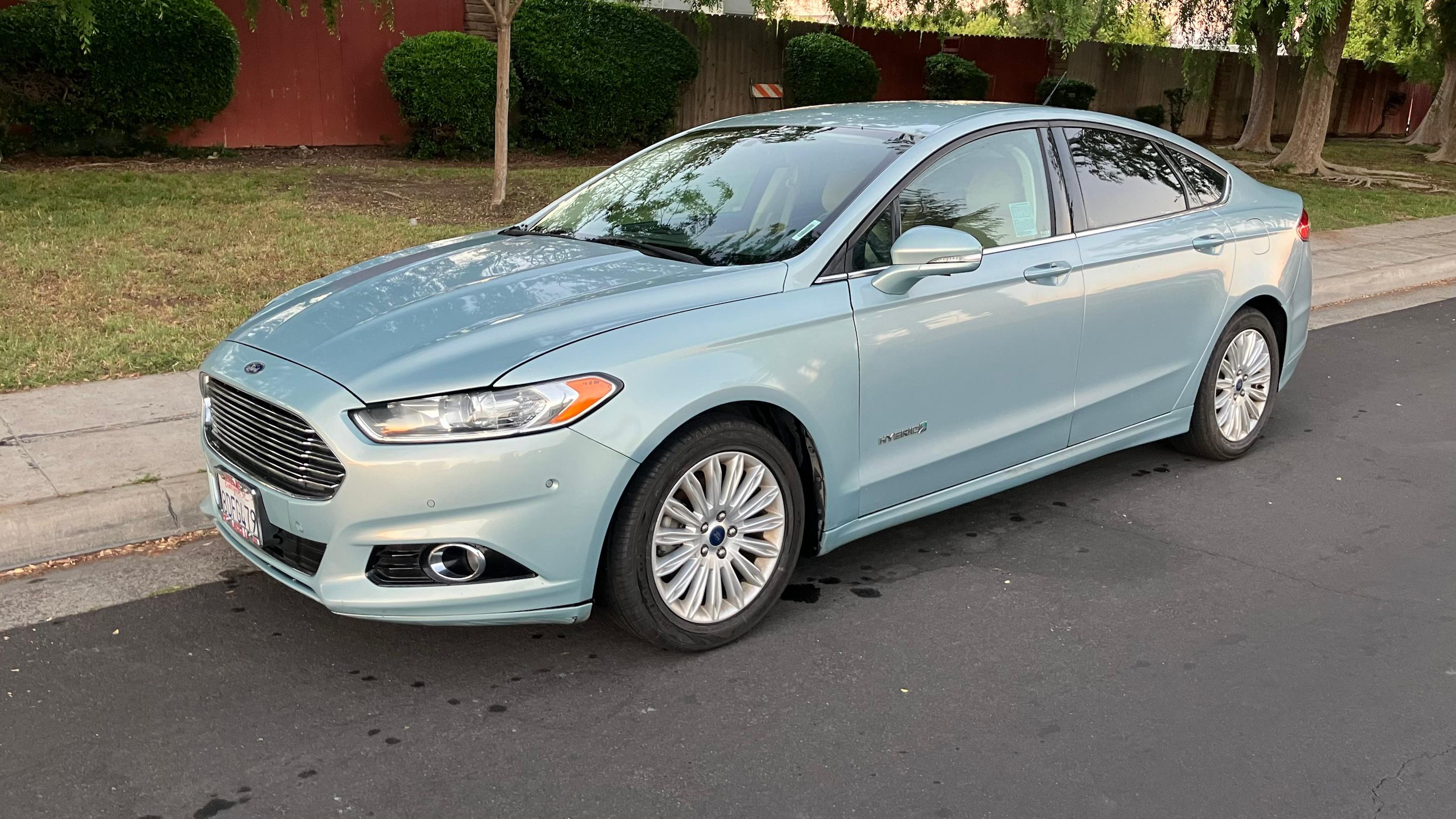 Ford Fusion Hybrid 2014 in 