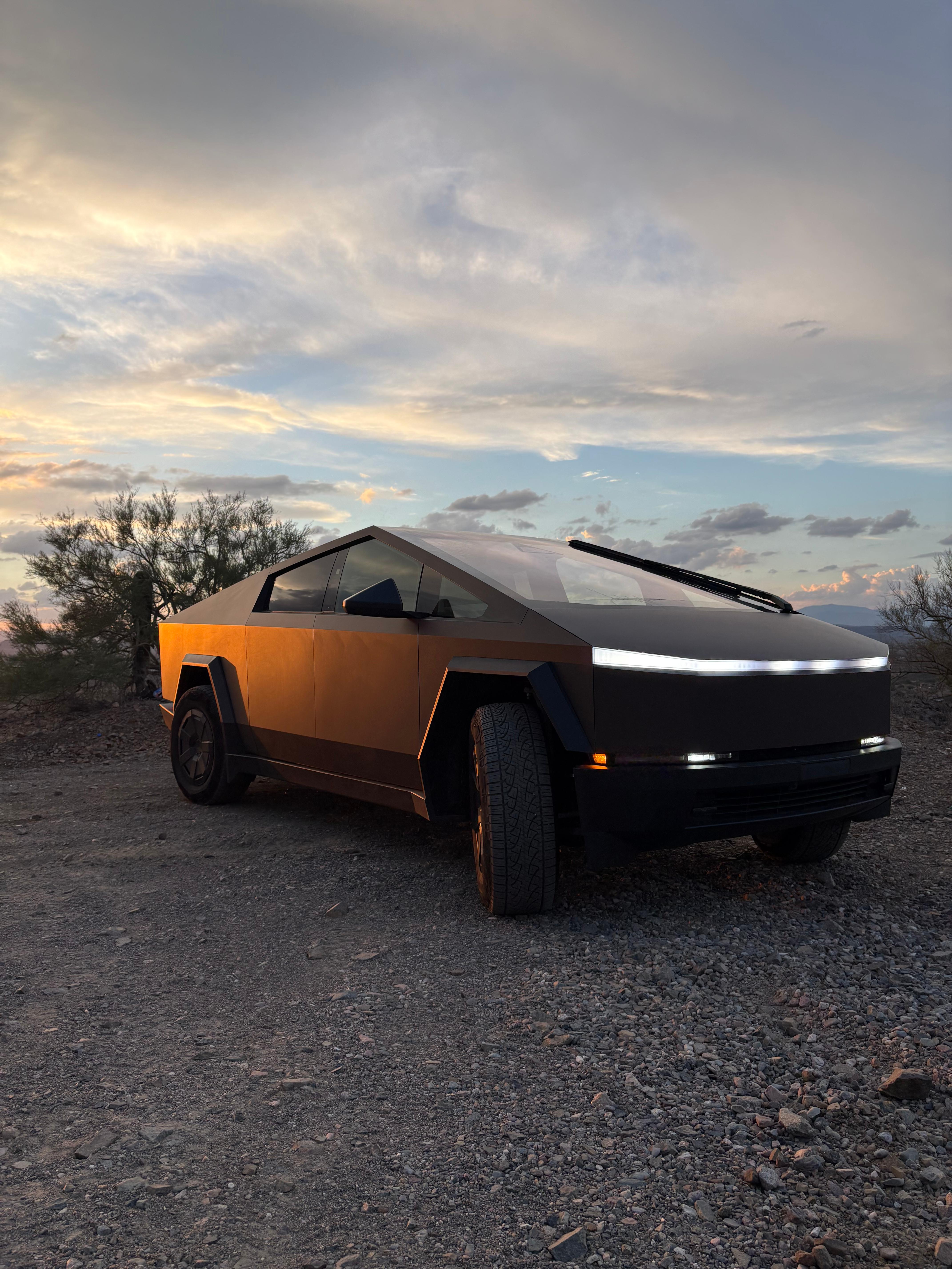 Tesla Cybertruck 2025 in Phoenix, AZ