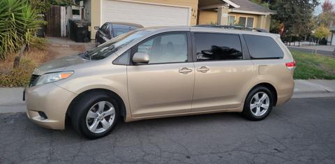 Toyota Sienna 2011