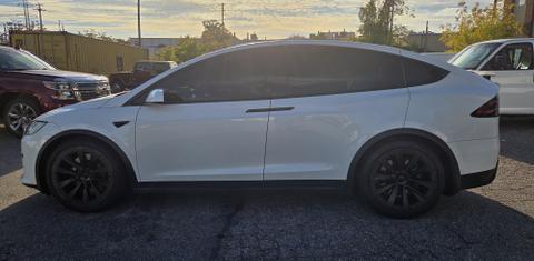 Tesla Model X 2022