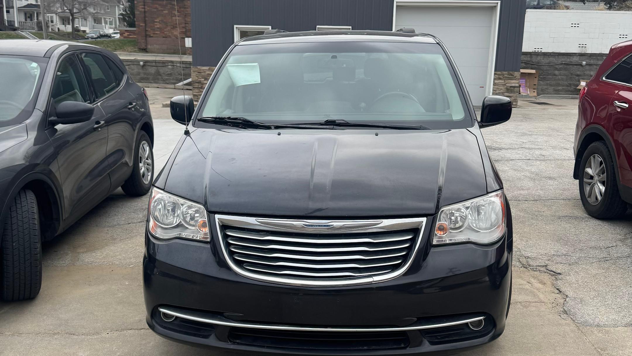 Chrysler Town & Country 2016 in Omaha, NE