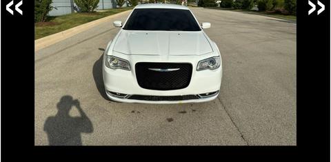 Chrysler 300 2021