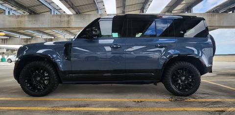 Land Rover Defender 2022