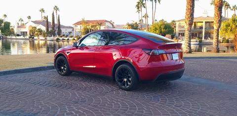 Tesla Model Y 2025