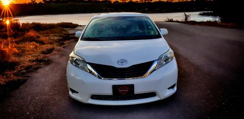 Toyota Sienna 2013