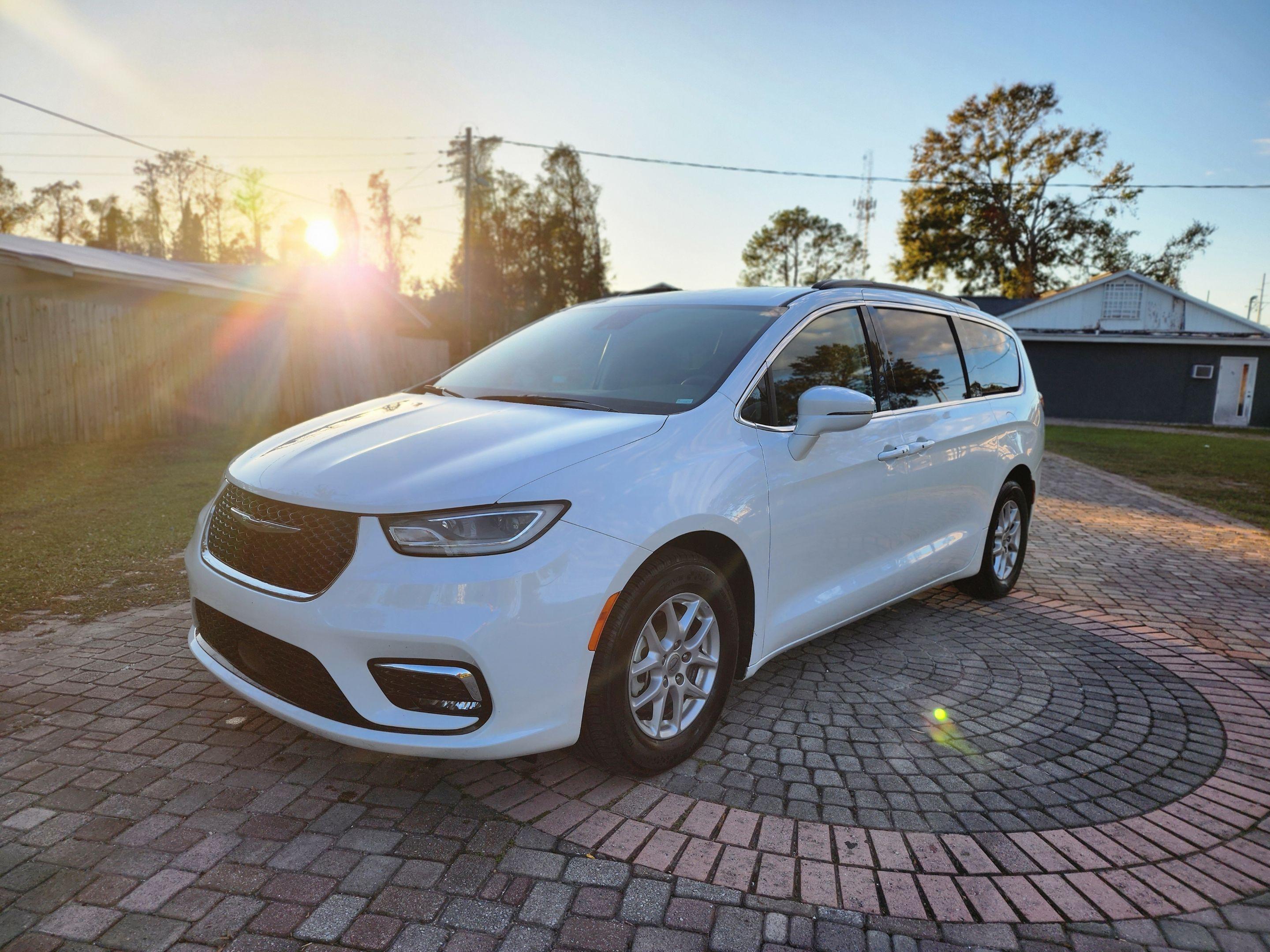Chrysler Pacifica 2022 in Tampa, FL