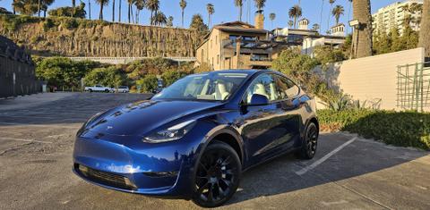 Tesla Model Y 2024