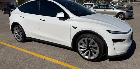 Tesla Model Y 2026