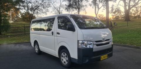 Toyota HIACE 2015