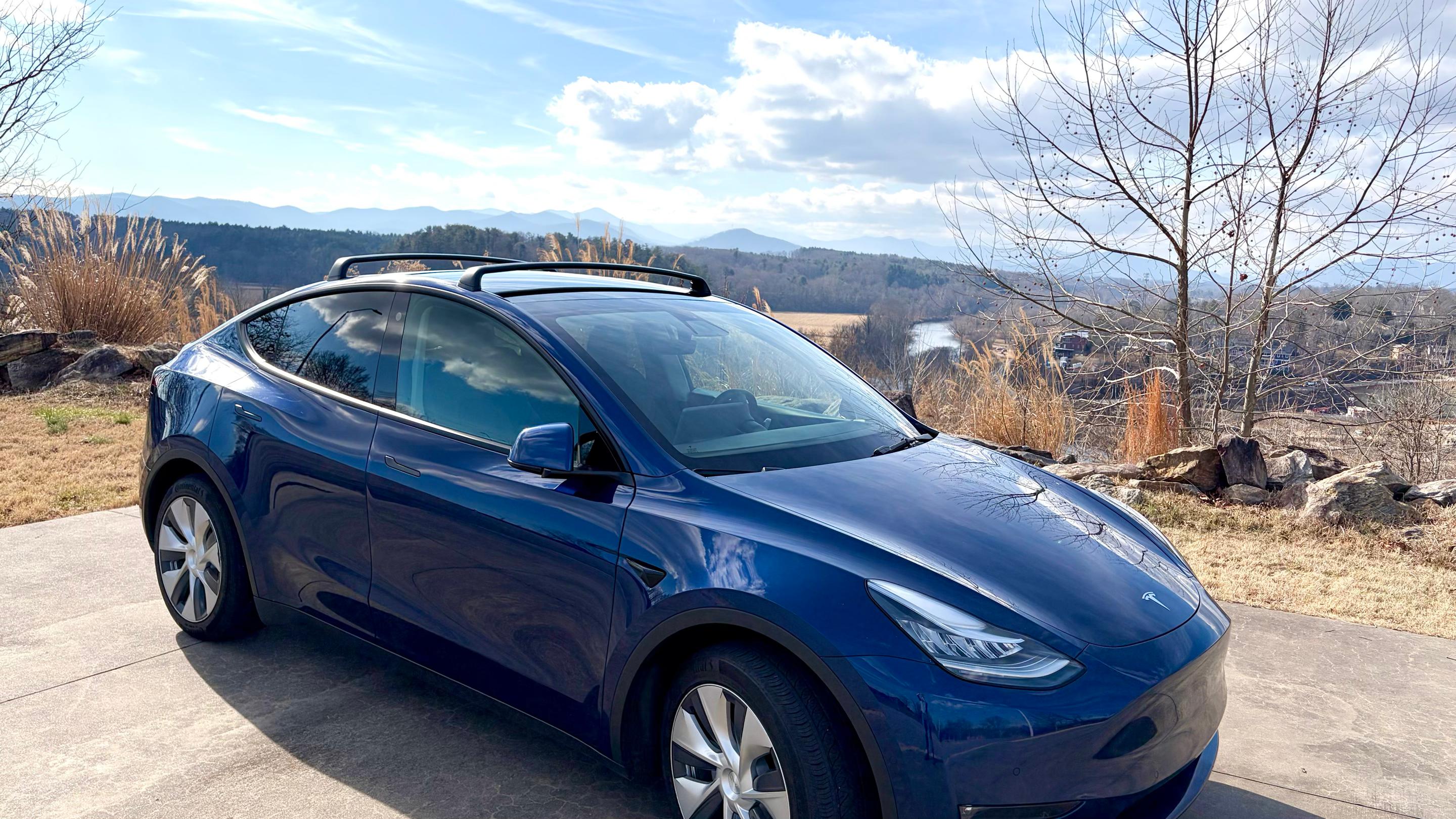 Tesla Model Y 2022 in Arden, NC