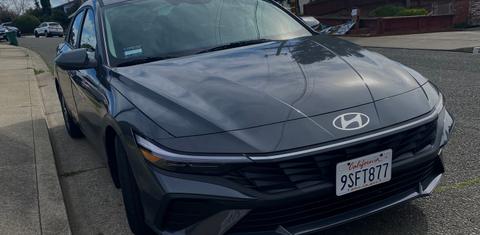 Hyundai Elantra 2025