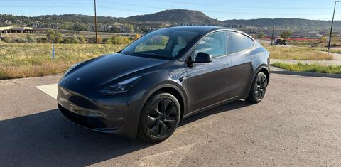 Tesla Model Y 2024