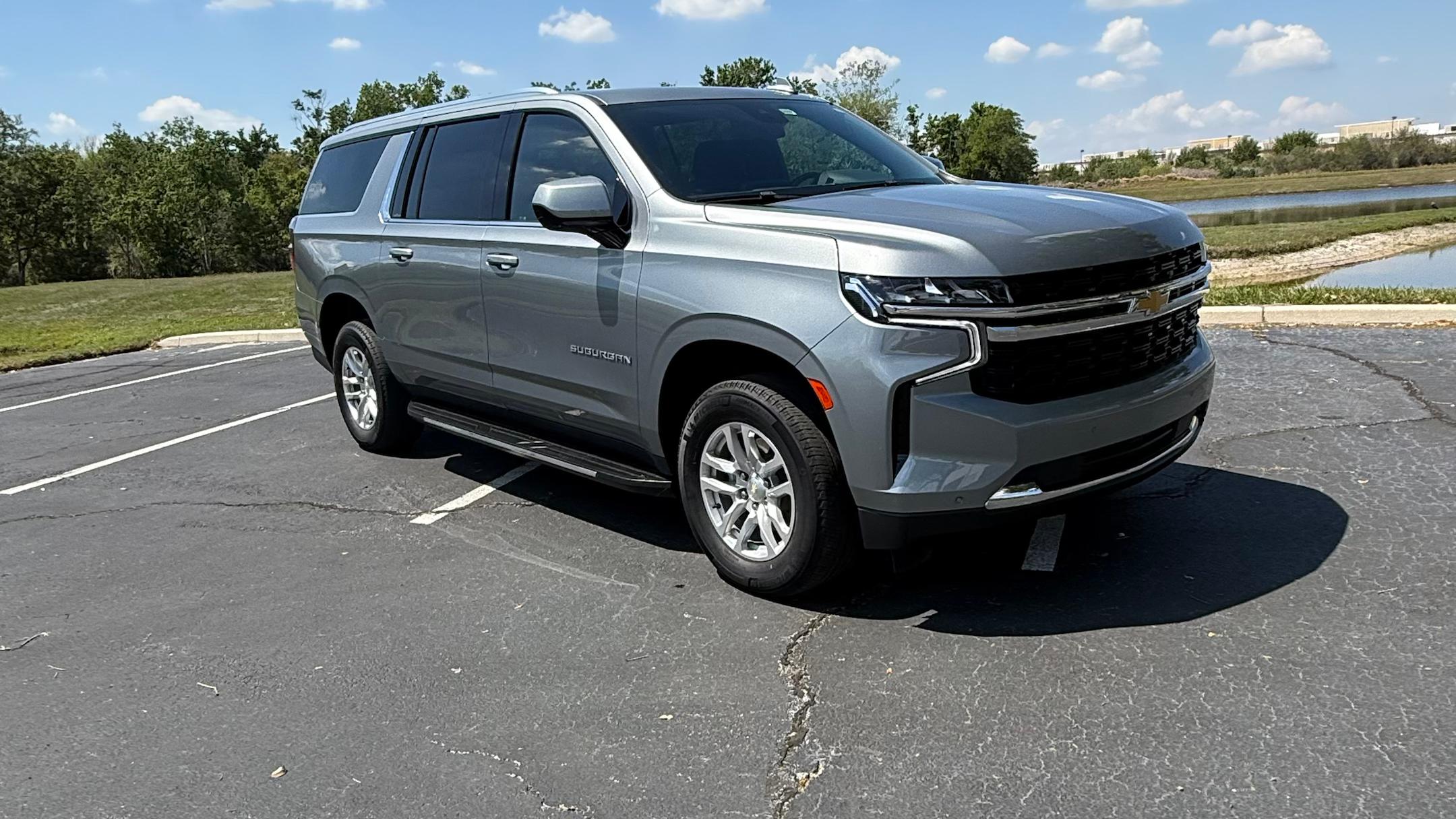 Chevrolet Suburban 2023 in 