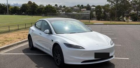 Tesla MODEL 3 2024