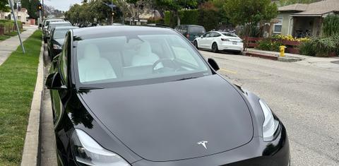 Tesla Model Y 2024