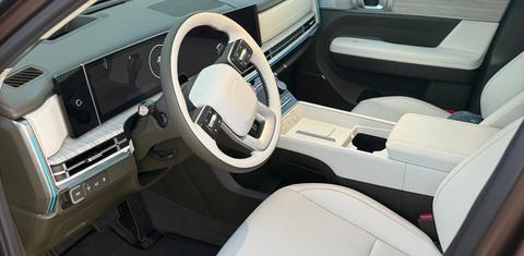 Hyundai Santa Fe 2025