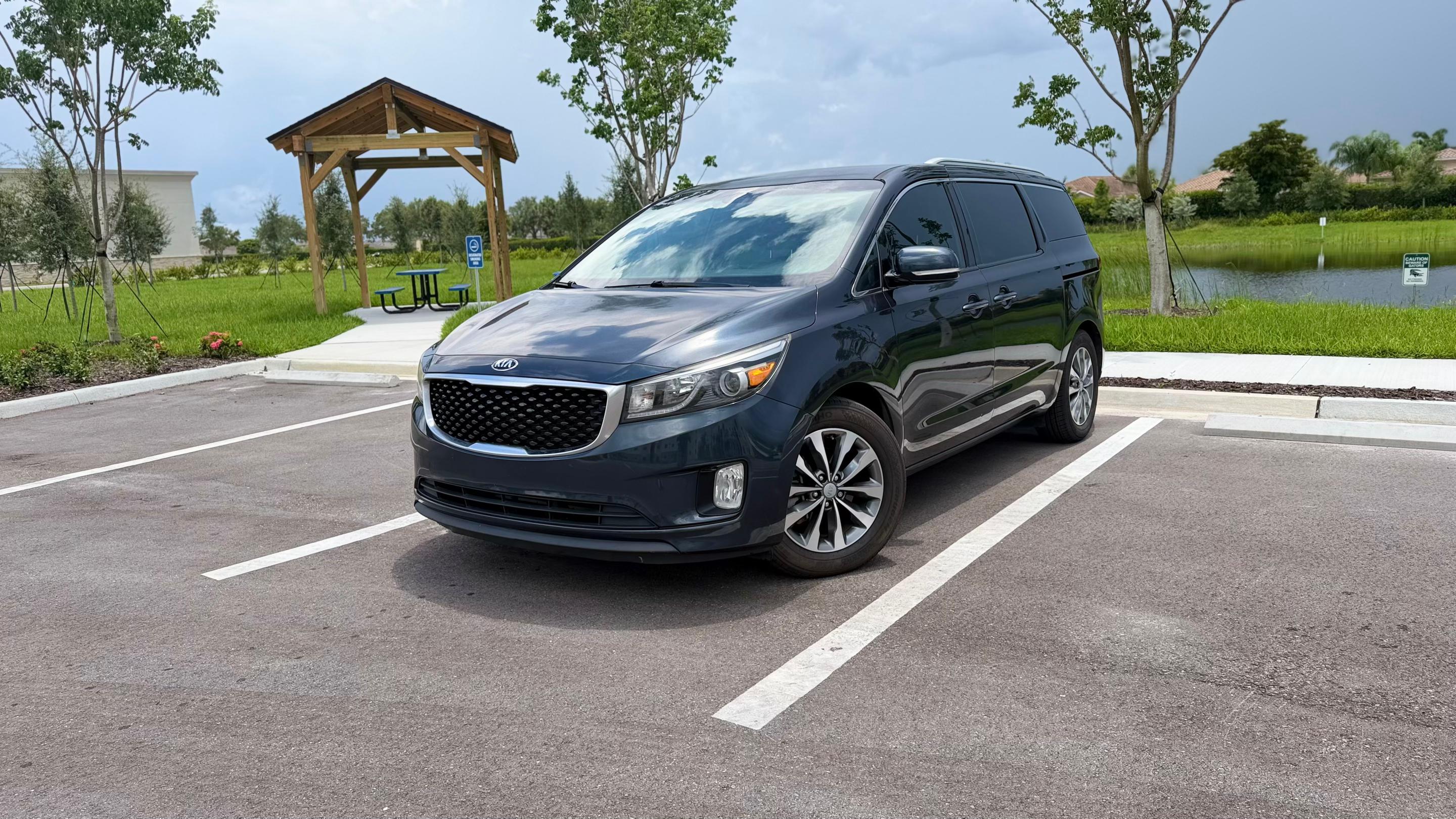 Kia Sedona 2016 in Cape Coral, FL